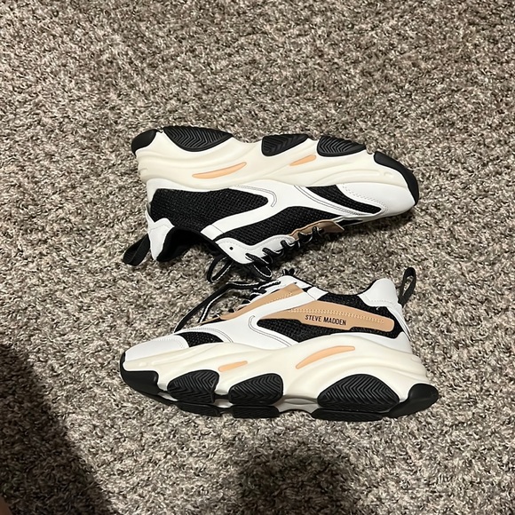 Steve Madden Shoes - Steve Madden sneakers